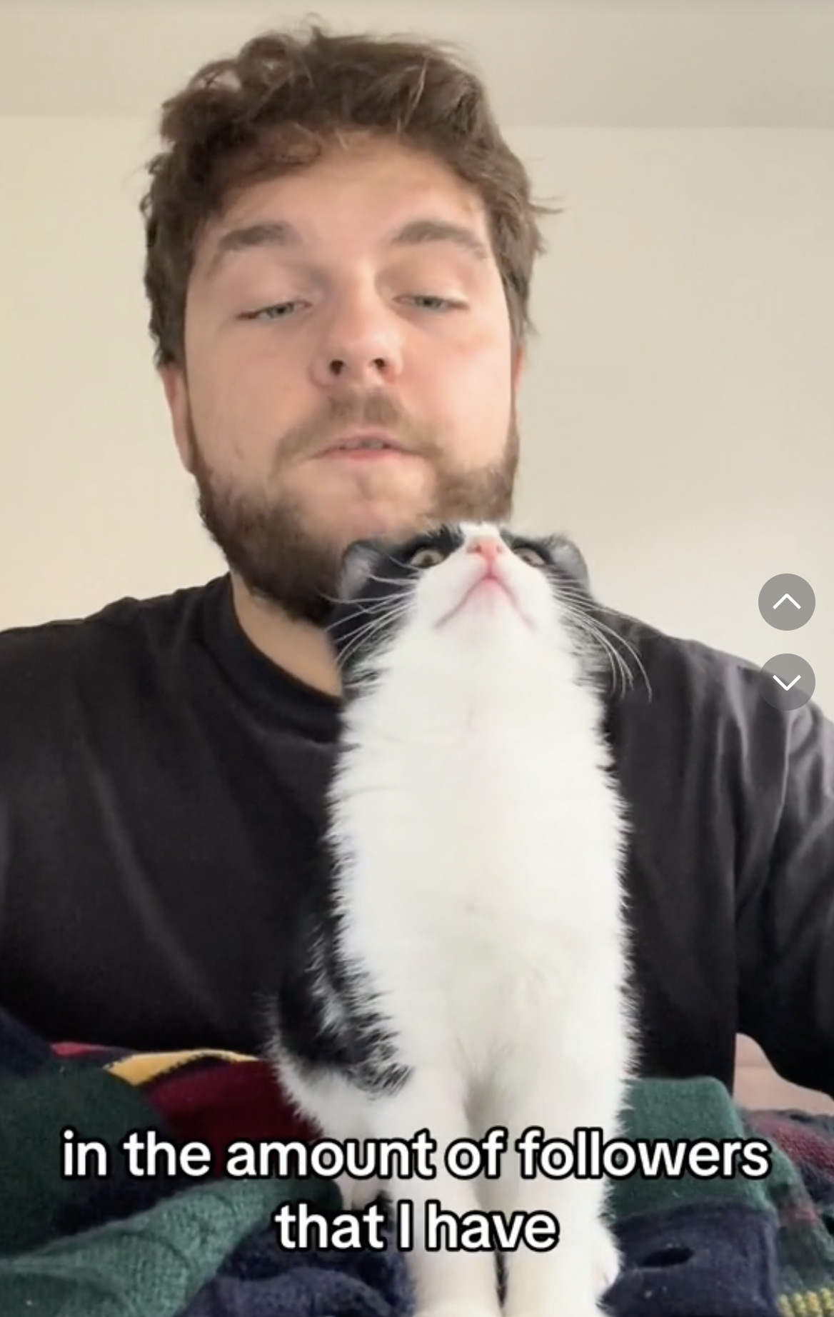 TikTok @arthur.89 with his cat